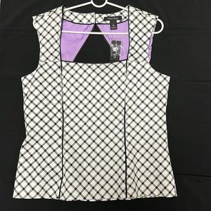 White House black market size 14 White and black top